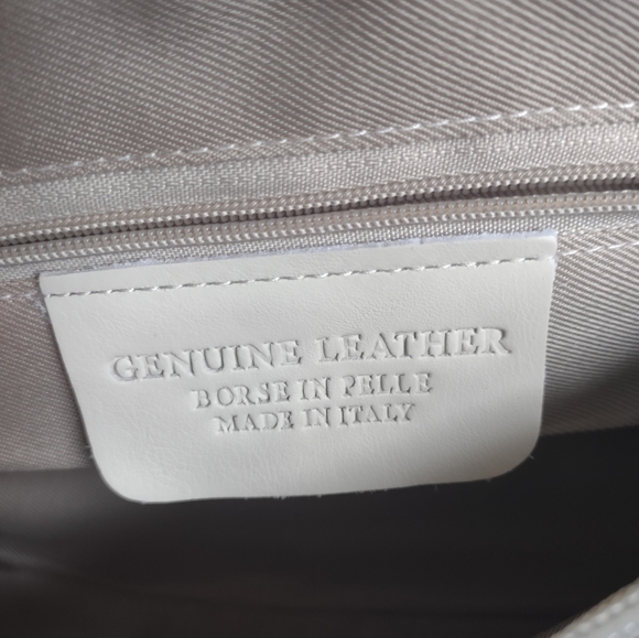 Italian Genuine Leather Made in Italy Handbag - Picture 4 of 14